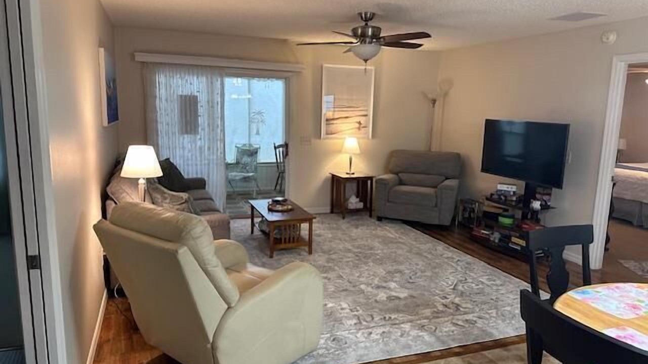Photo of Livingroom in Duval