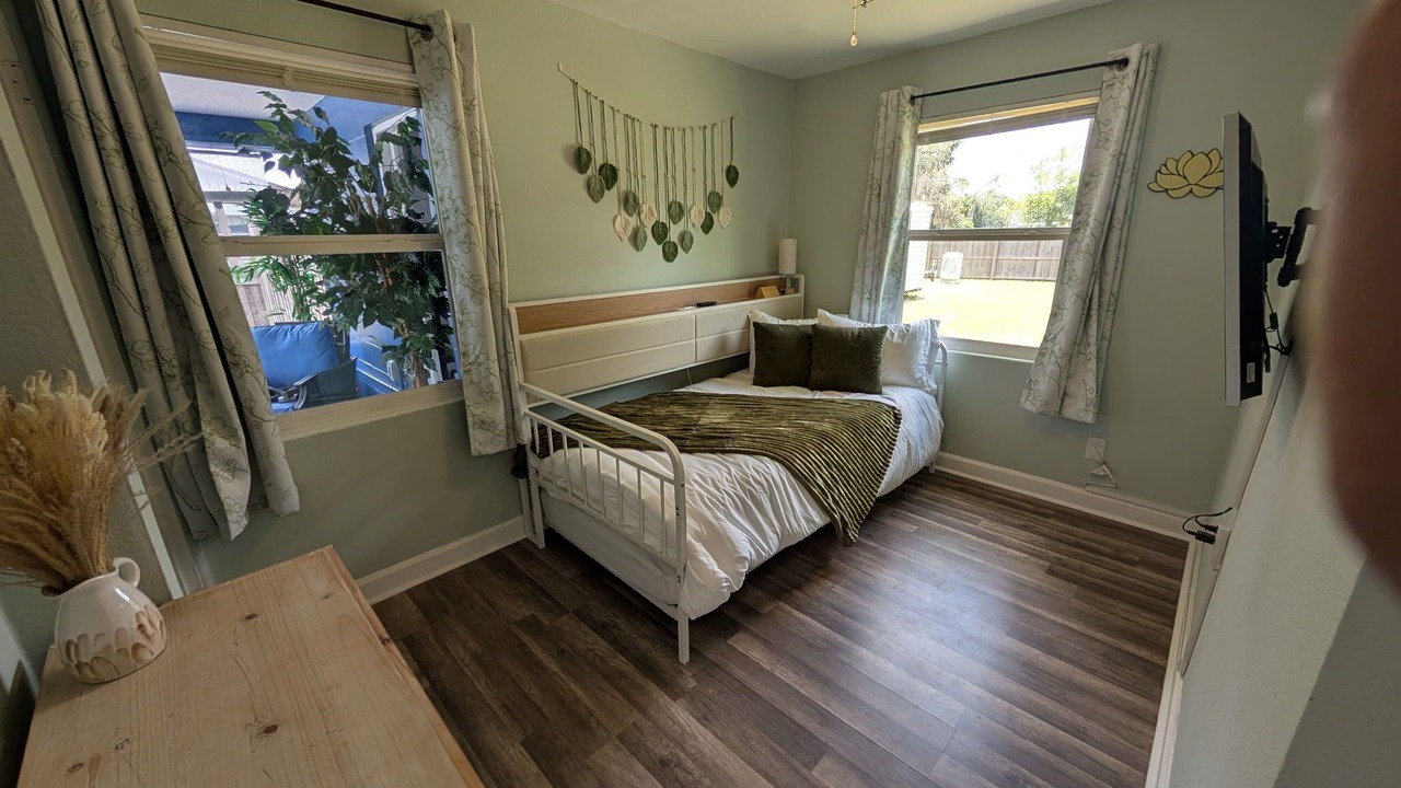 Photo of Bedroom in Plantation Estates
