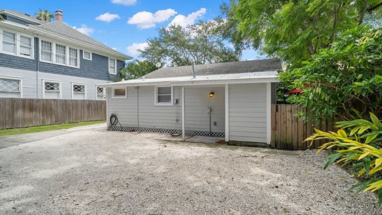Photo of Outdoor in Historic Hyde Park North