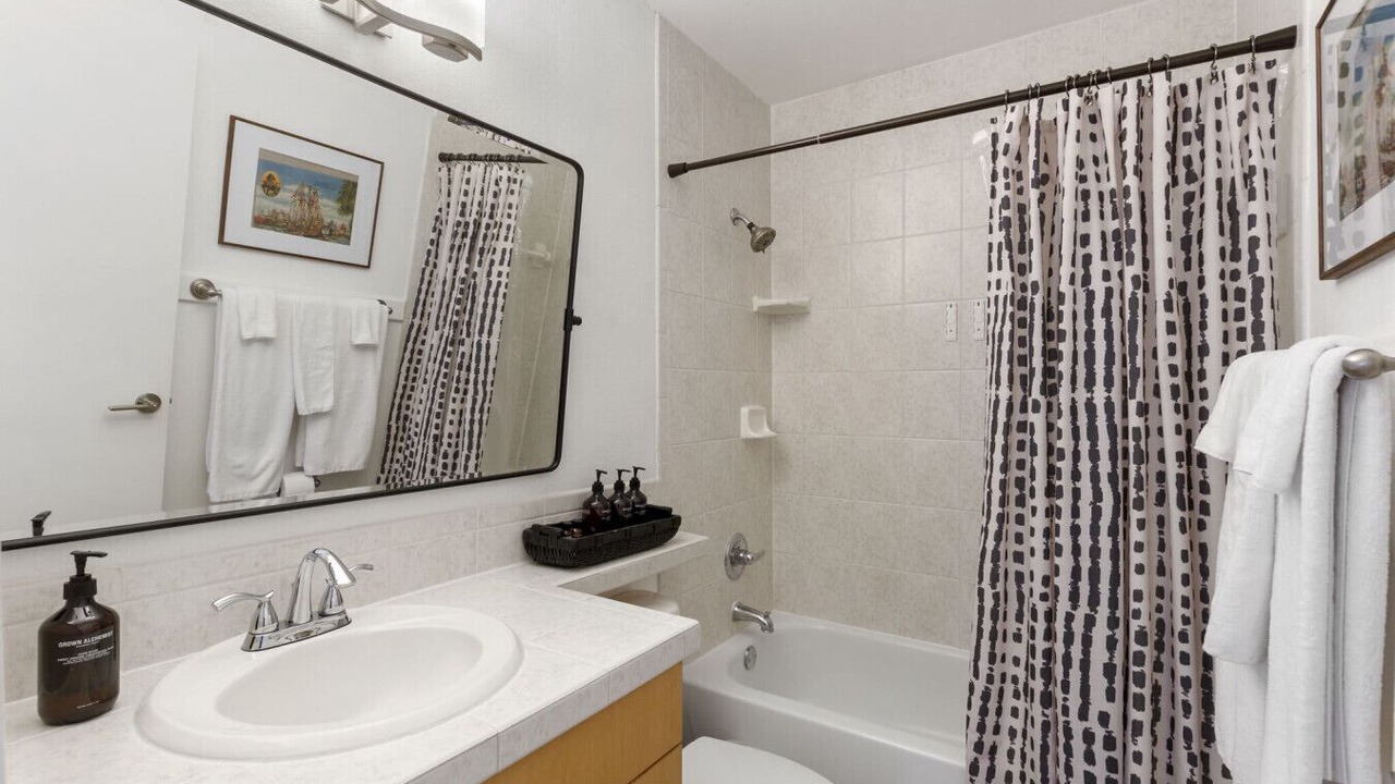 Photo of Bathroom in Historic Hyde Park North