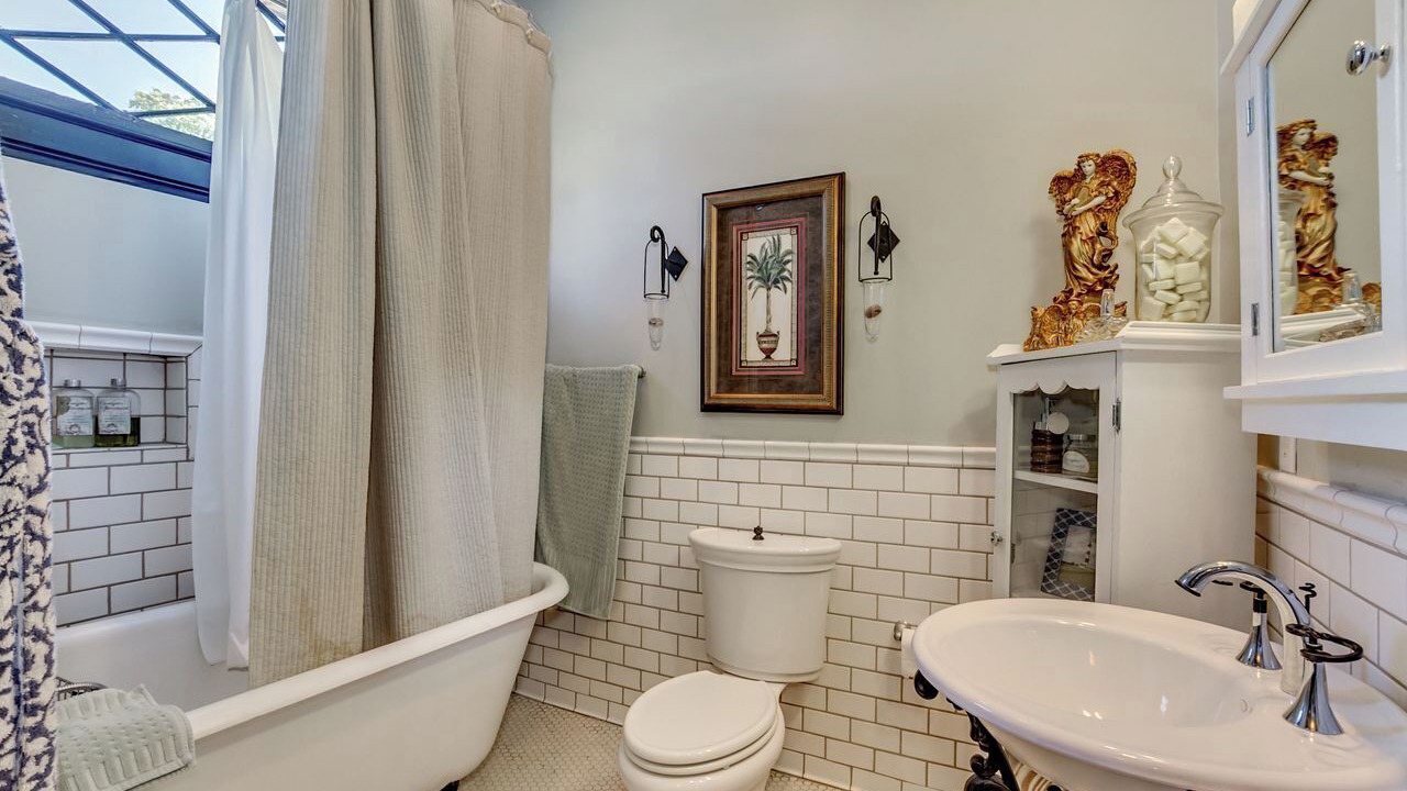 Photo of Bathroom in Druid City