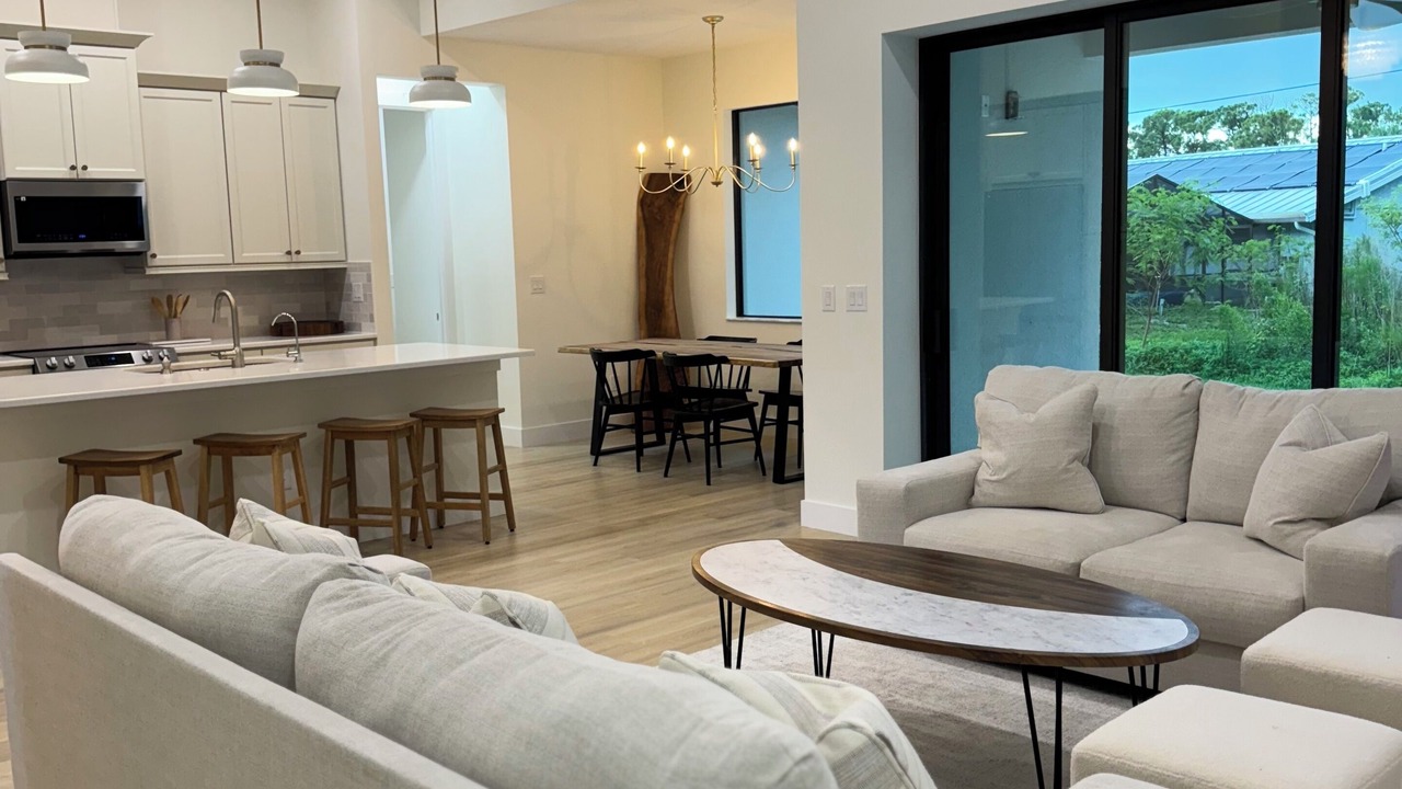 Photo of Livingroom in Gulf Cove