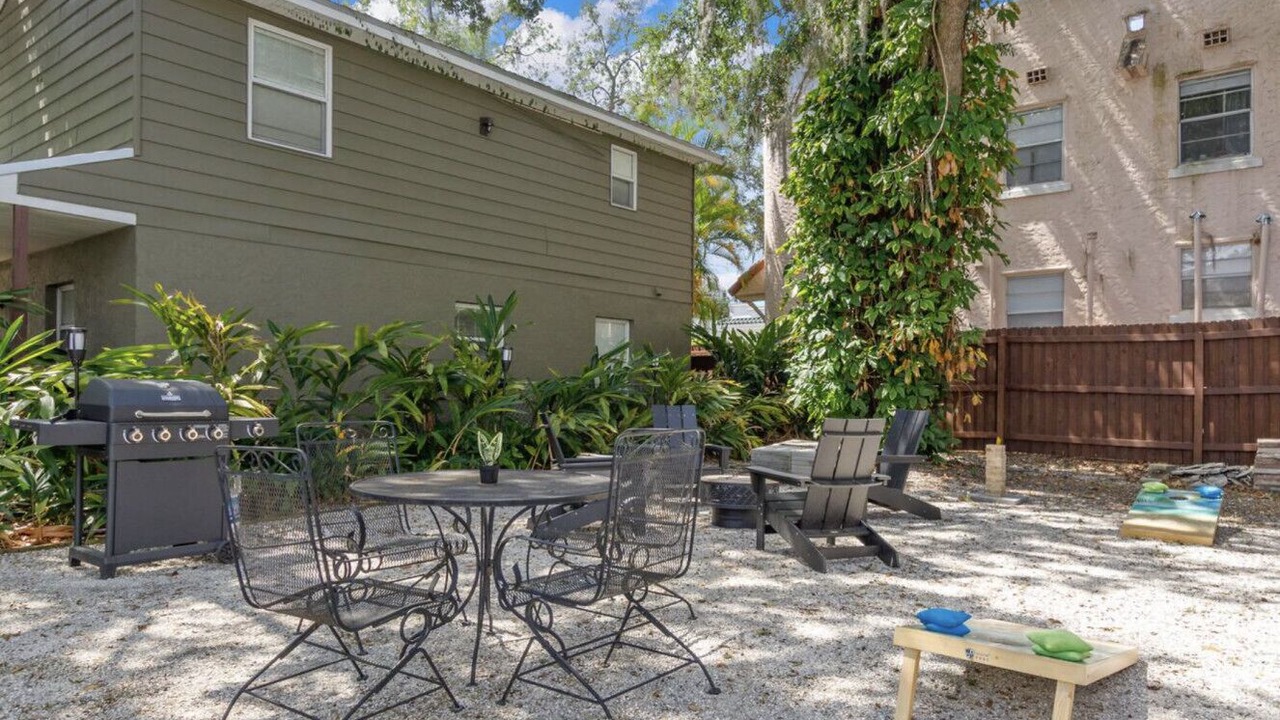 Photo of Outdoor in Historic Hyde Park North