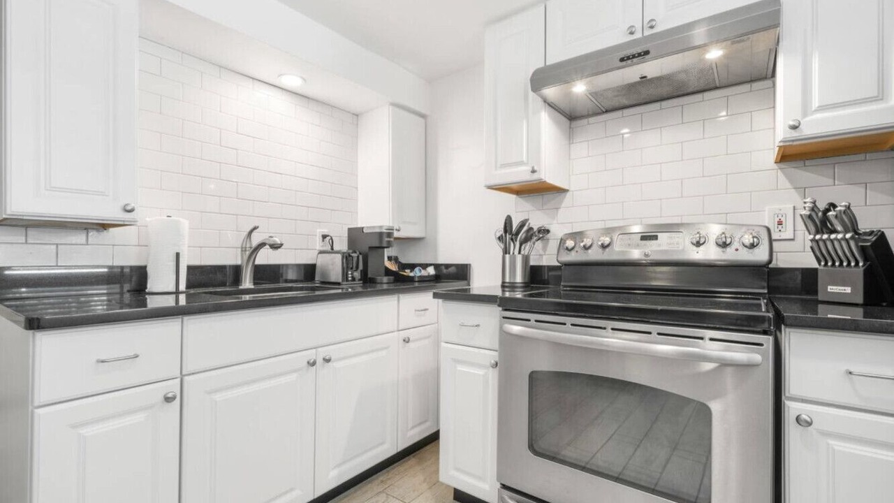 Photo of Kitchen in Historic Hyde Park North