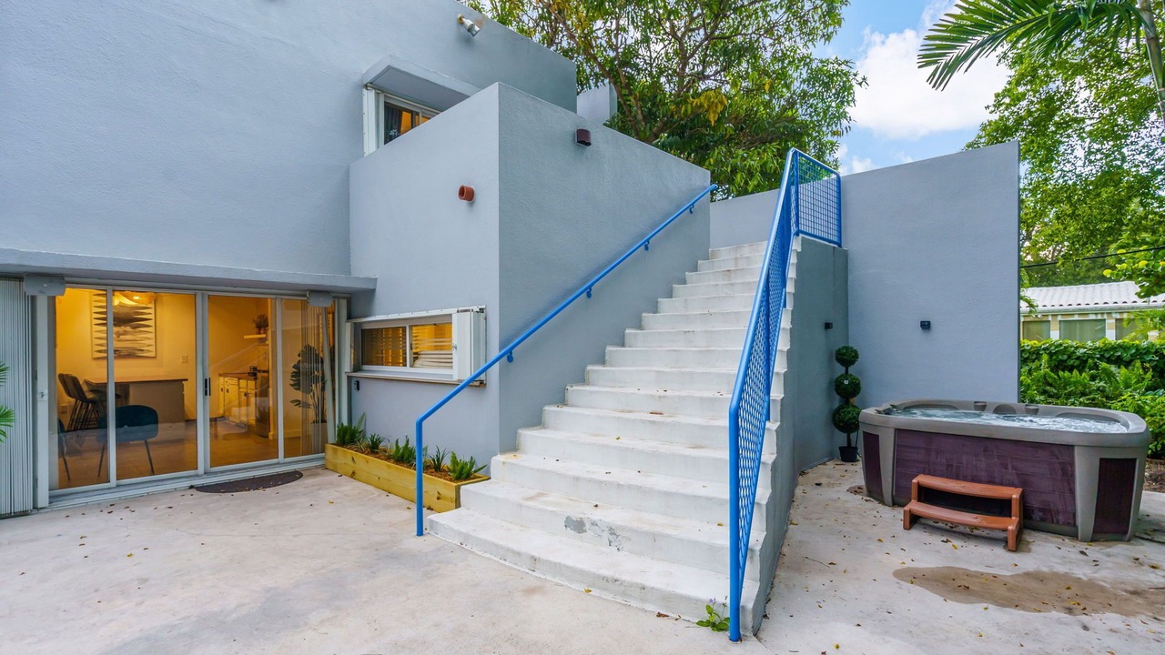 Photo of Patio Balcony in Coral Terrace
