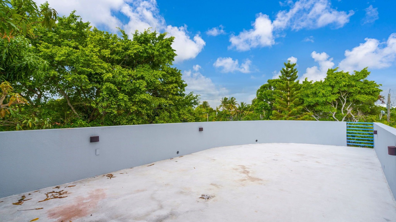 Photo of Patio Balcony in Coral Terrace