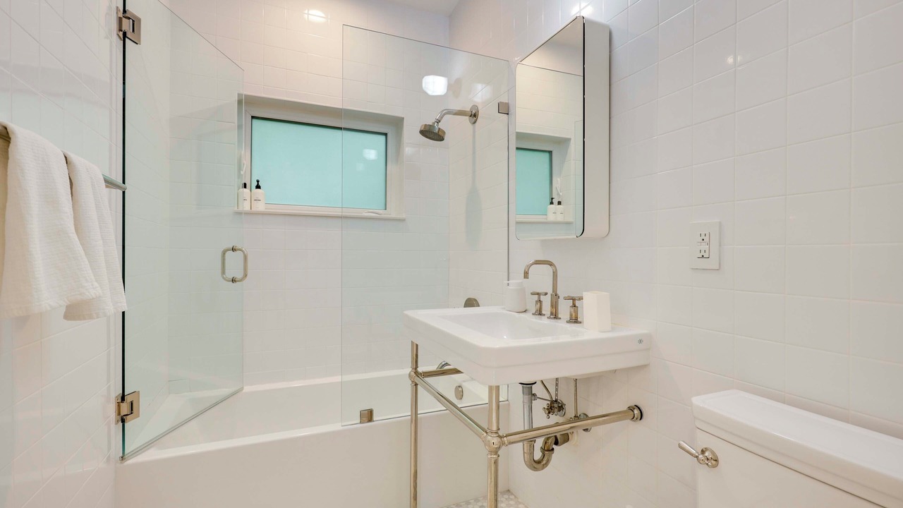 Photo of Bathroom in Biscayne Park