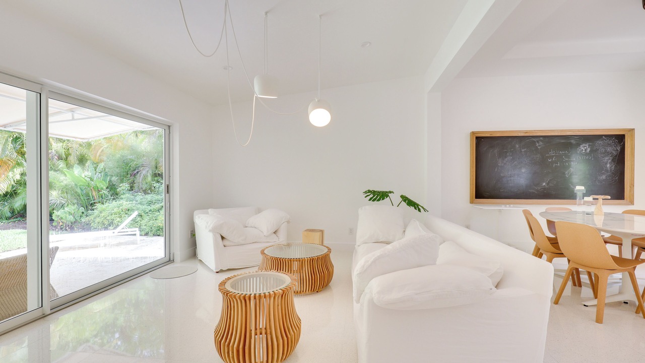 Photo of Livingroom in Biscayne Park