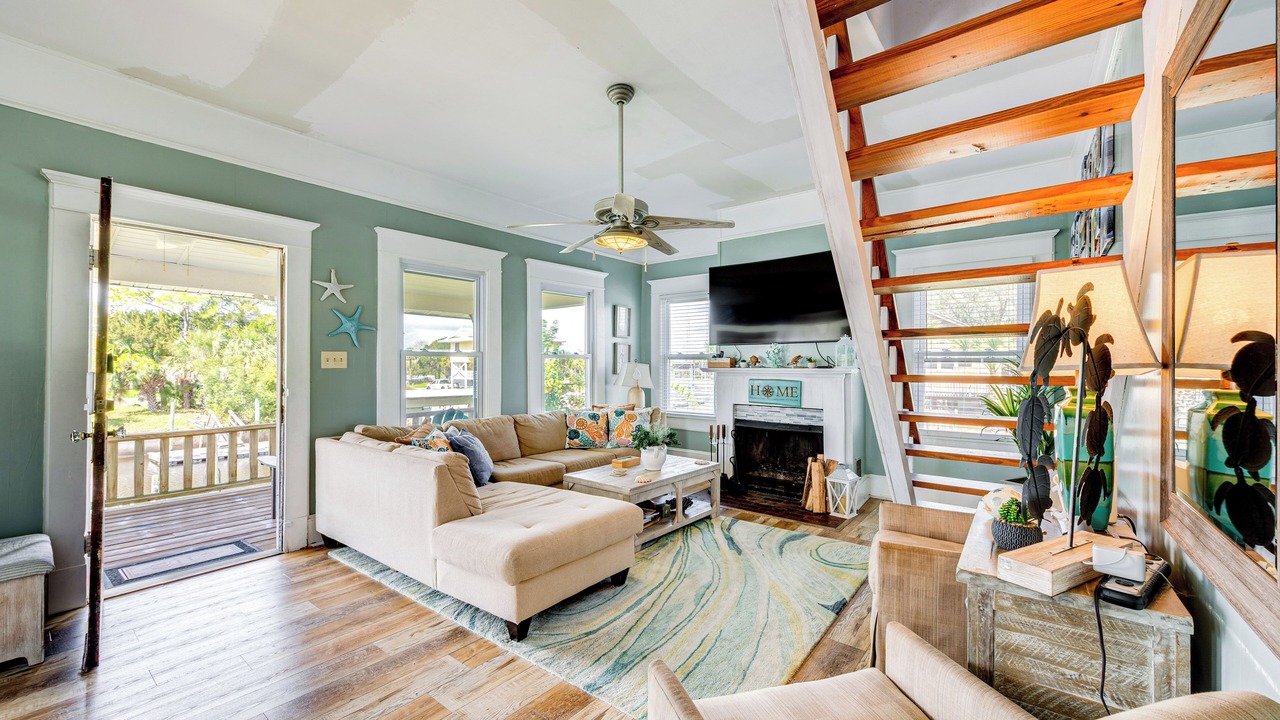 Photo of Livingroom in Crawfordville