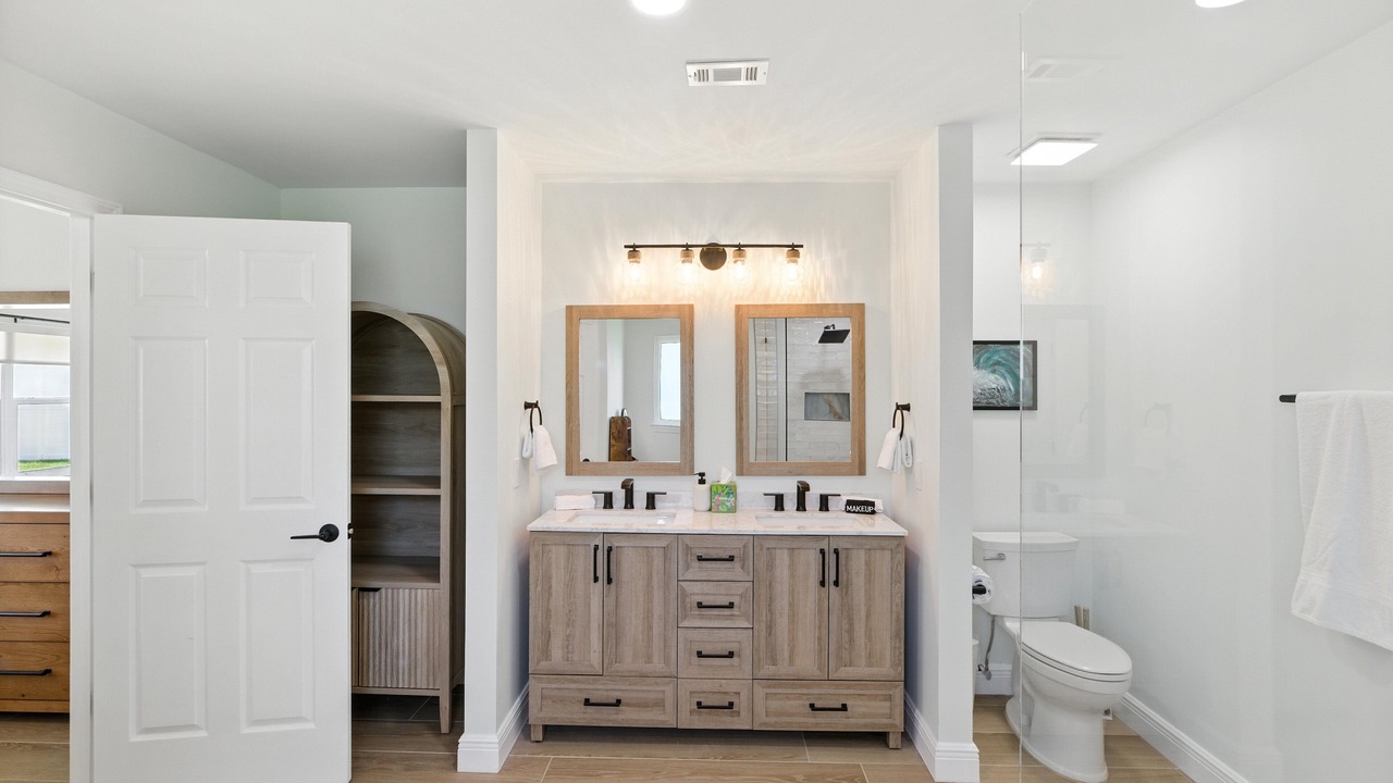 Photo of Bathroom in Gulf Breeze