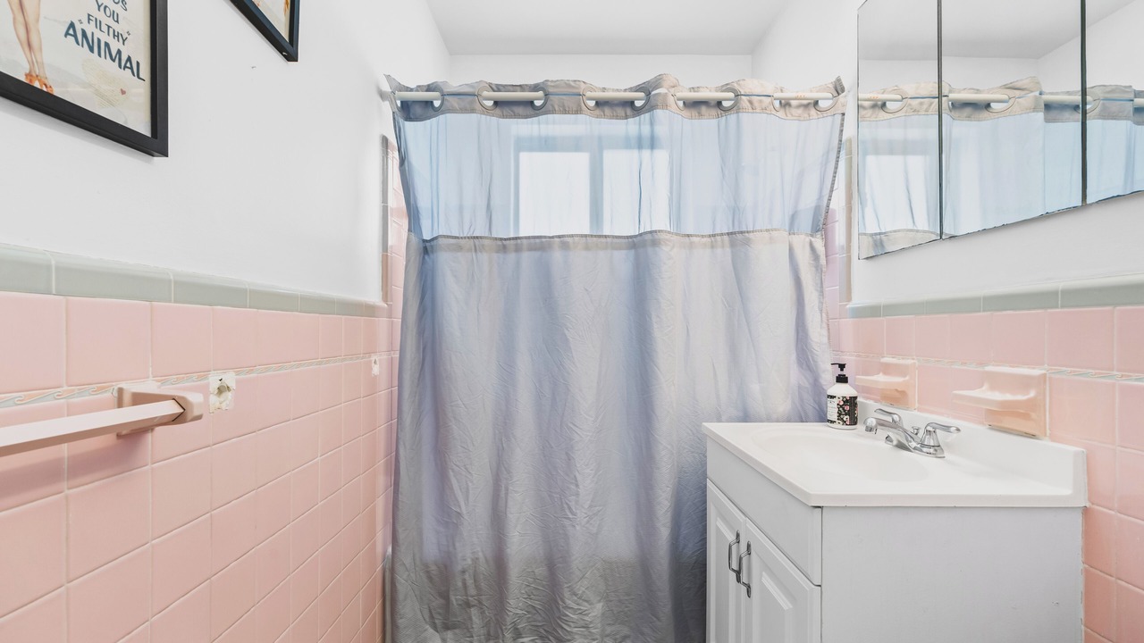 Photo of Bathroom in Royal Poinciana