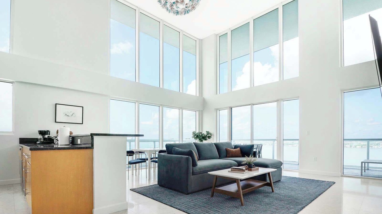 Photo of Livingroom in North Bay Village