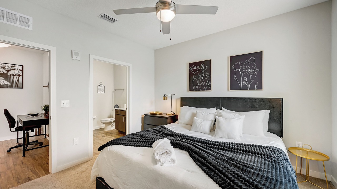 Photo of Bedroom in Deerwood