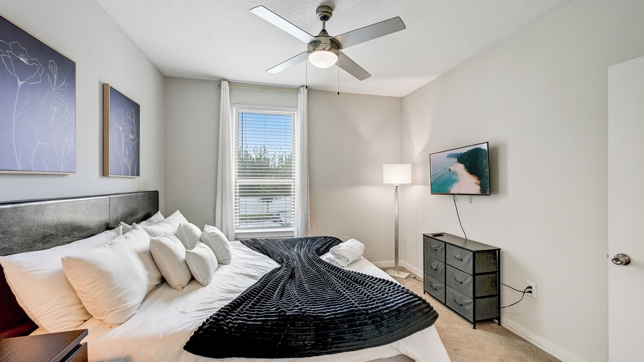 Photo of Bedroom in Deerwood