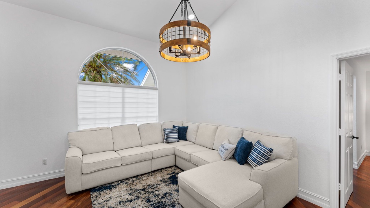 Photo of Livingroom in Willoughby Acres
