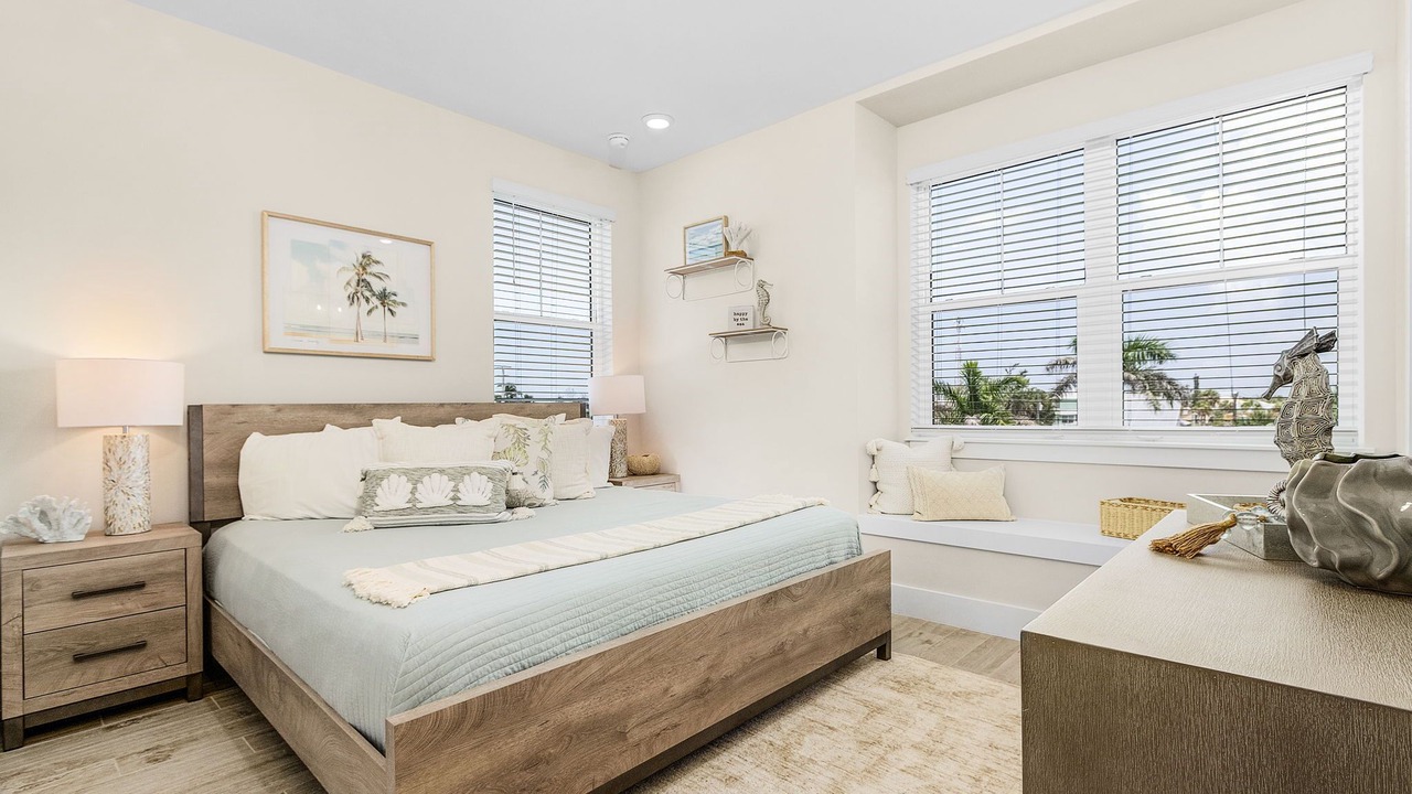 Photo of Bedroom in Mid Island