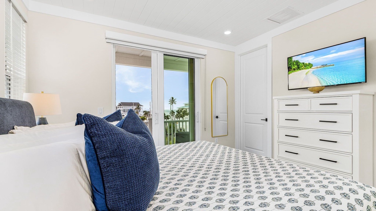 Photo of Bedroom in Mid Island