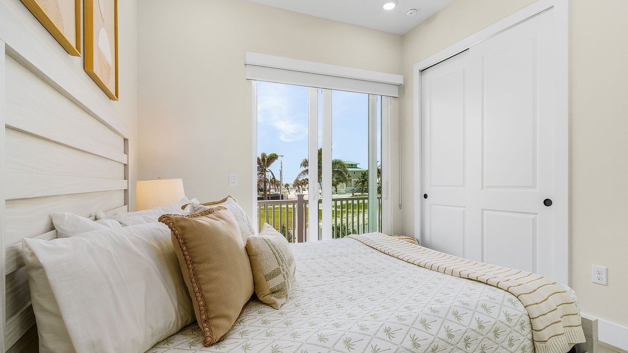 Photo of Bedroom in Mid Island