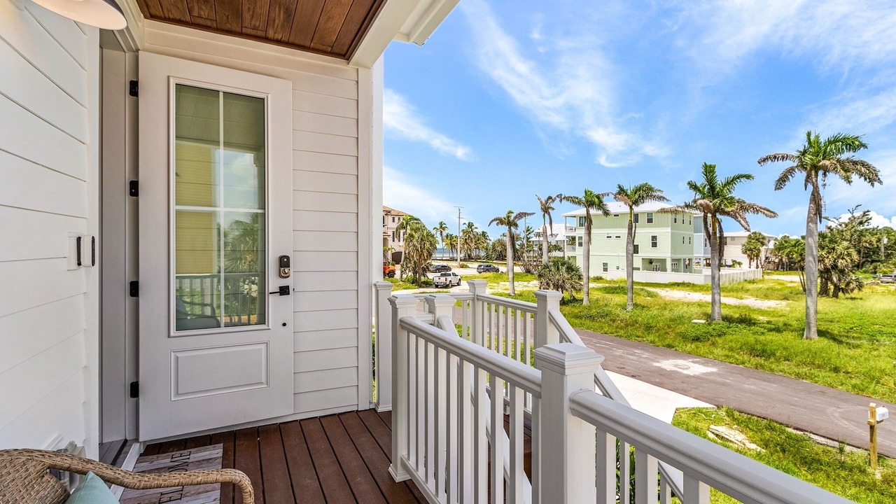 Photo of Patio Balcony in Mid Island