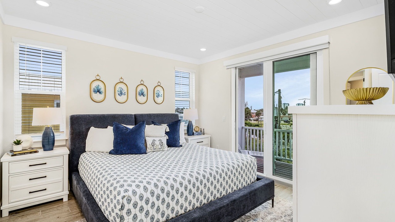 Photo of Bedroom in Mid Island