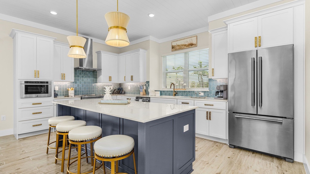 Photo of Kitchen in Mid Island