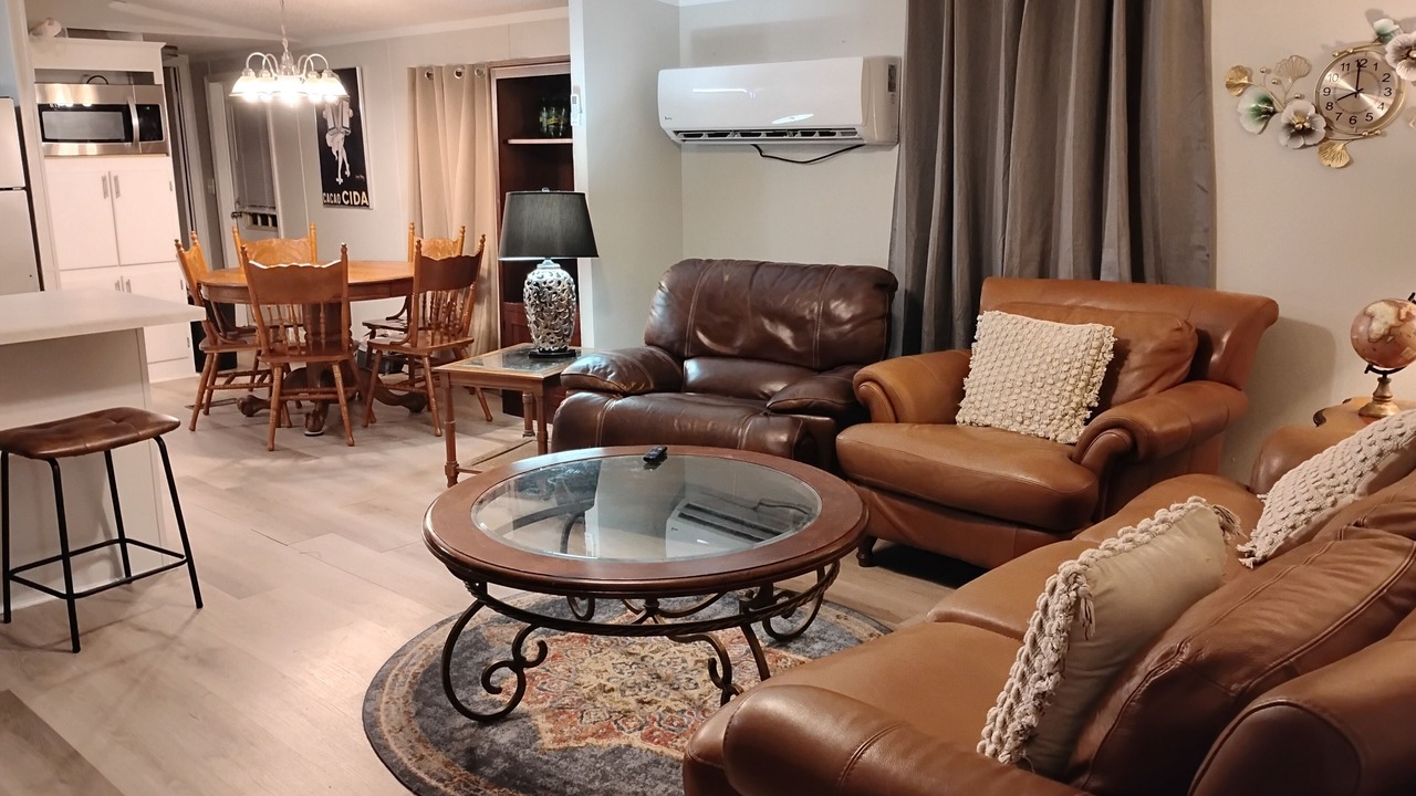 Photo of Livingroom in Blountstown