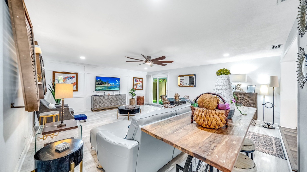 Photo of Livingroom in Lake Ridge