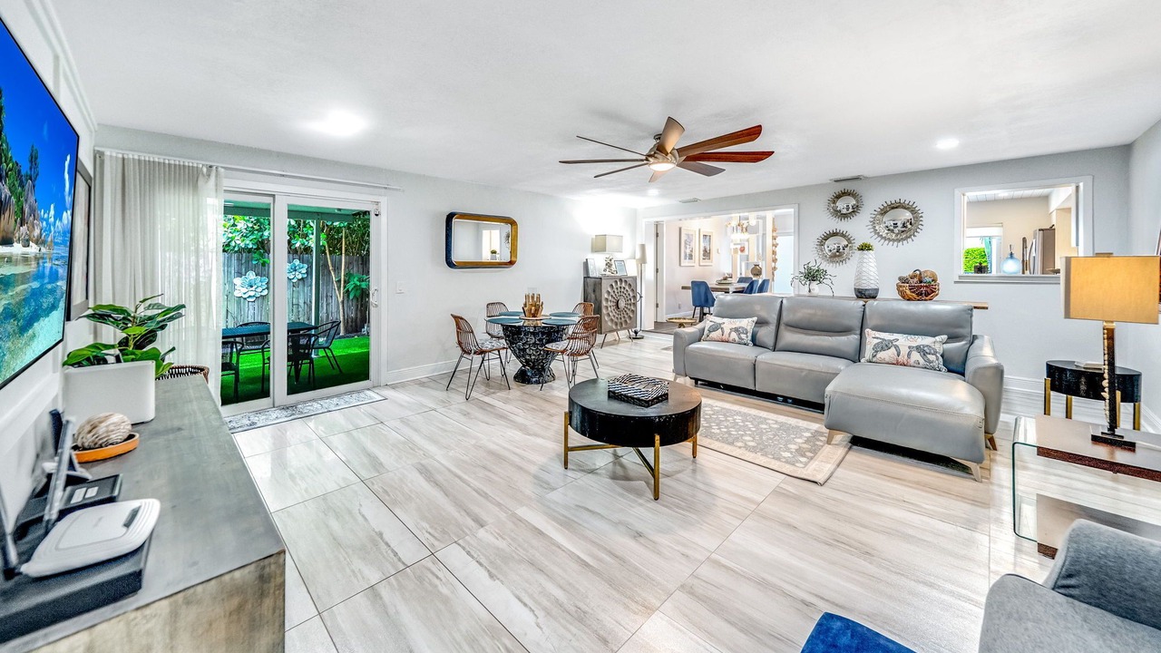 Photo of Livingroom in Lake Ridge