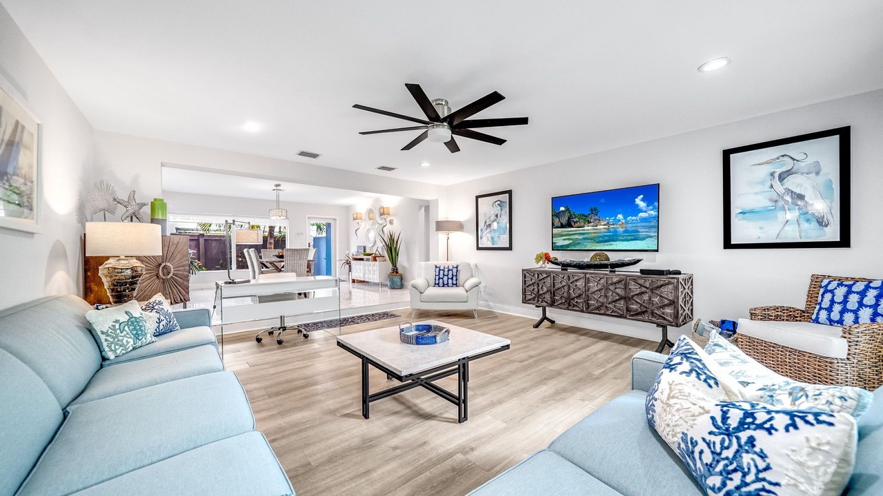 Photo of Livingroom in Lake Ridge