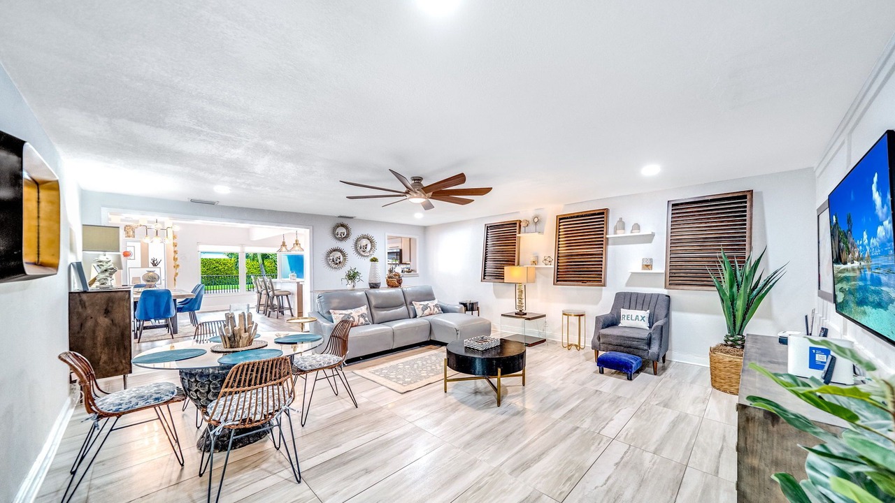 Photo of Livingroom in Lake Ridge