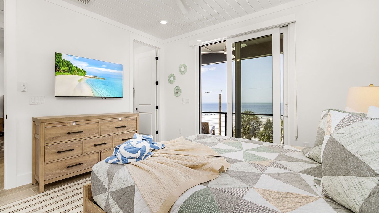 Photo of Bedroom in Mid Island