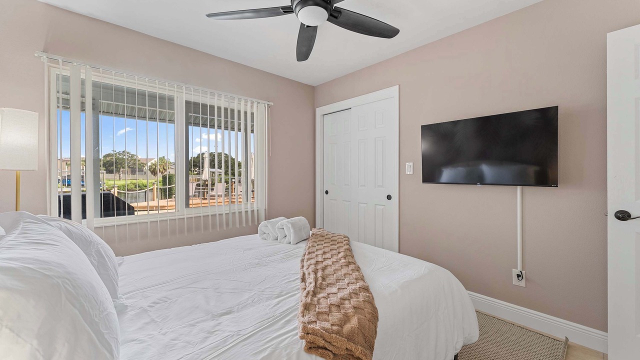Photo of Bedroom in Bay Crest Park