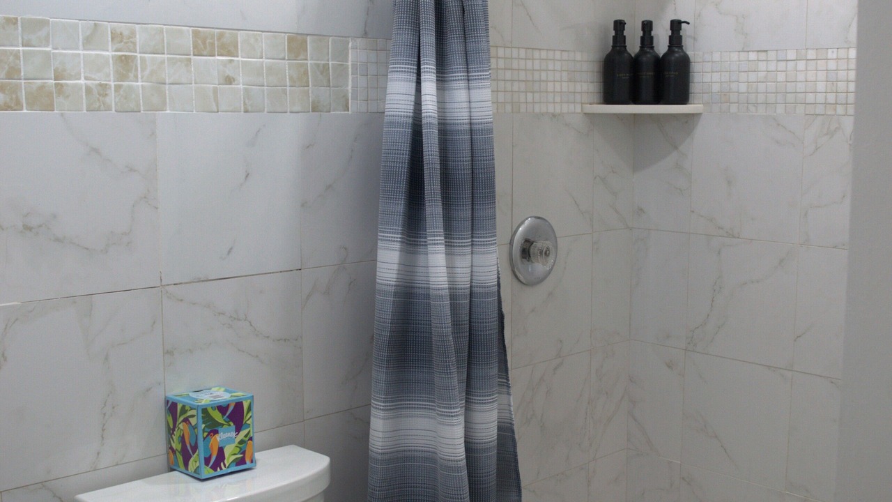 Photo of Bathroom in Tropic Palms