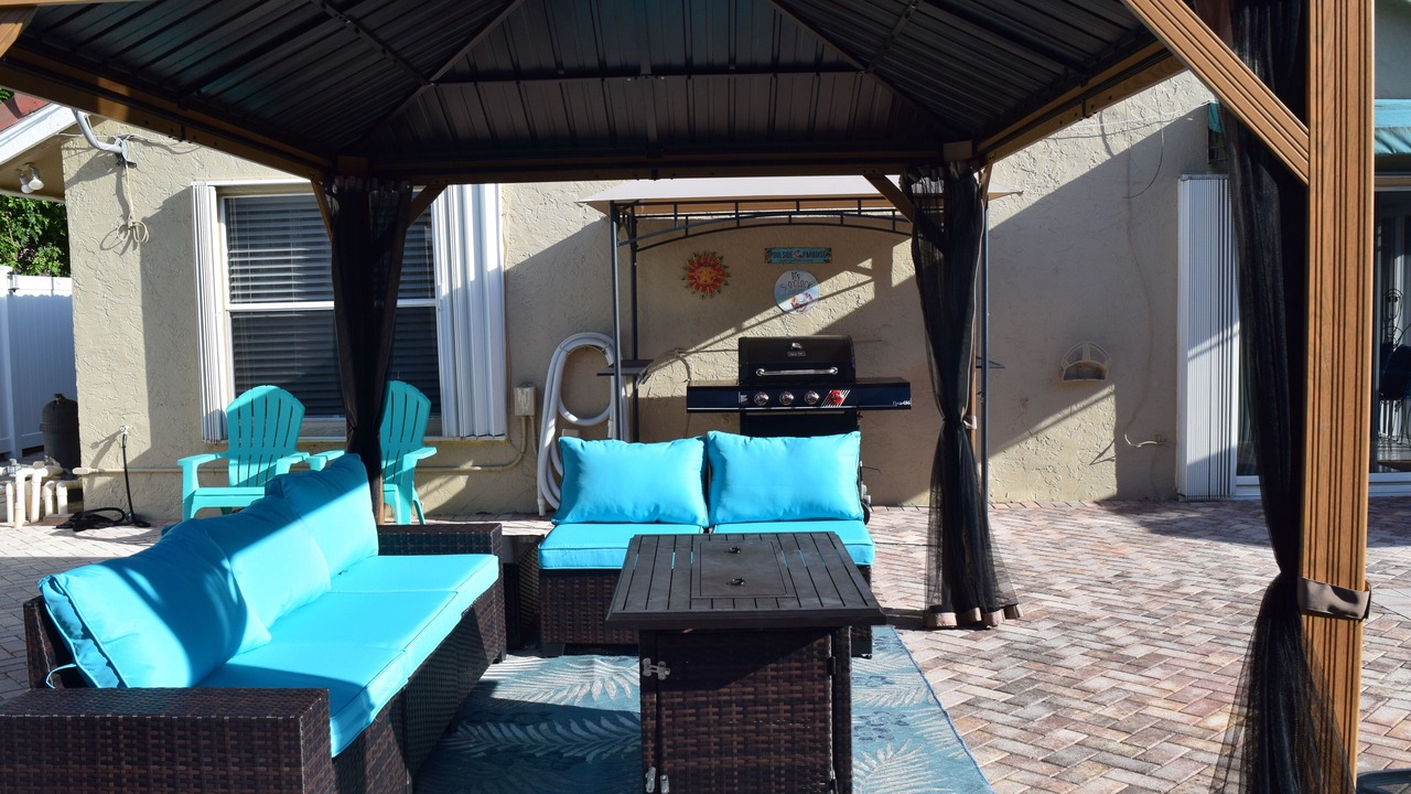 Photo of Patio Balcony in Tropic Palms