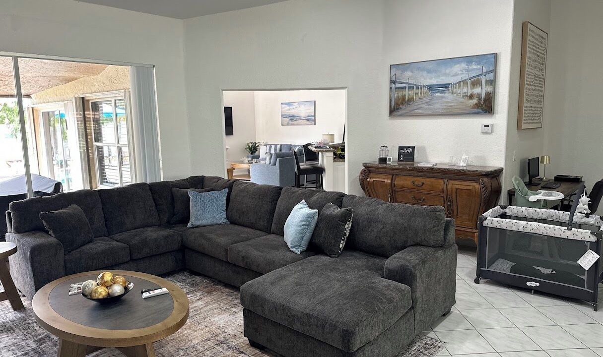 Photo of Livingroom in Tropic Palms