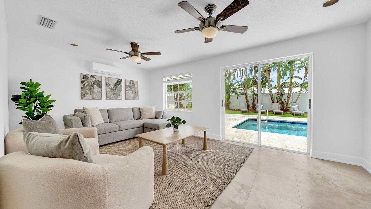 Photo of Livingroom in Bay Crest Park