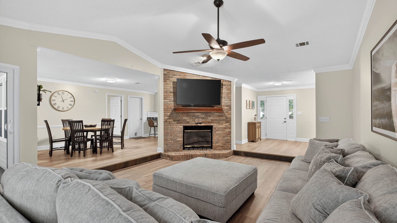 Photo of Livingroom in Killearn Estates