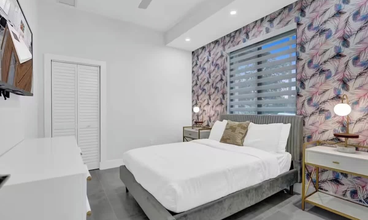 Photo of Bedroom in Sunset