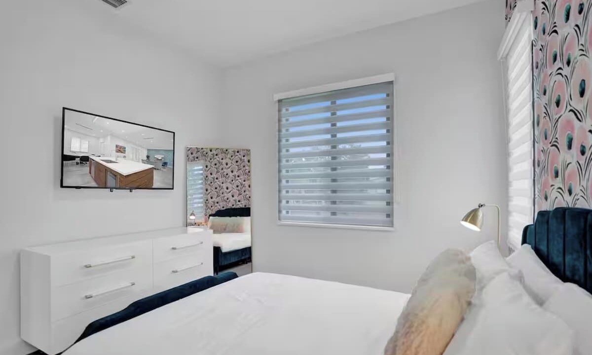Photo of Bedroom in Sunset