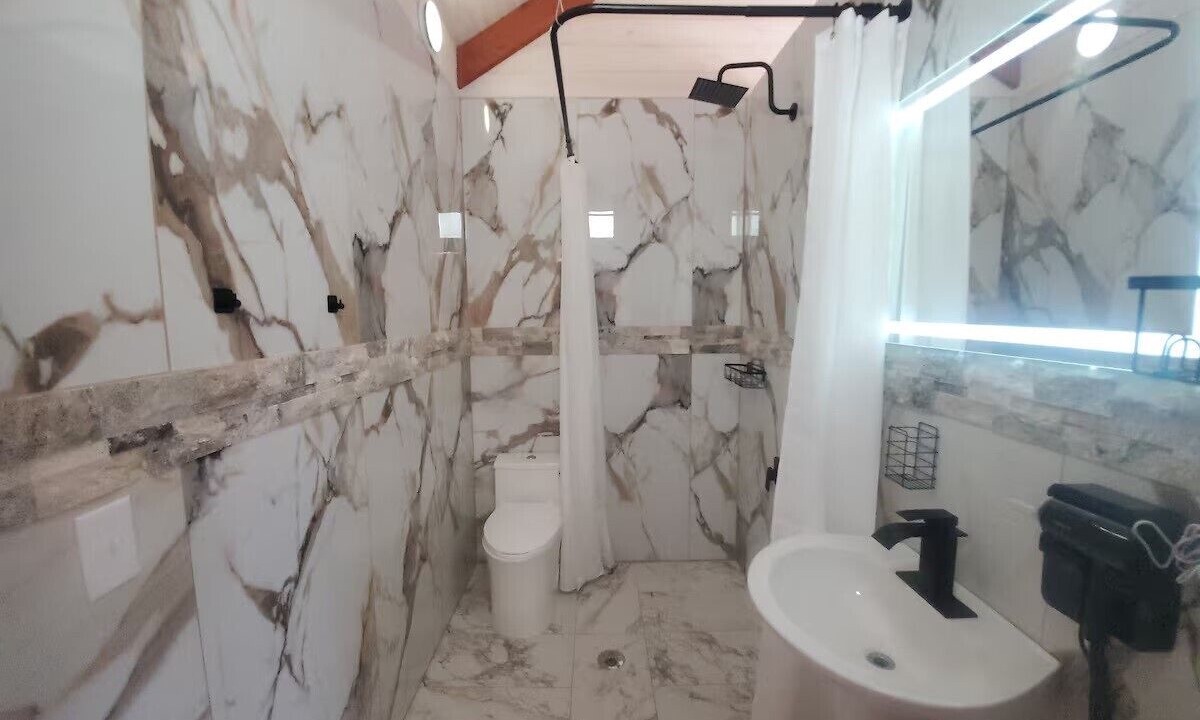 Photo of Bathroom in Tuscumbia