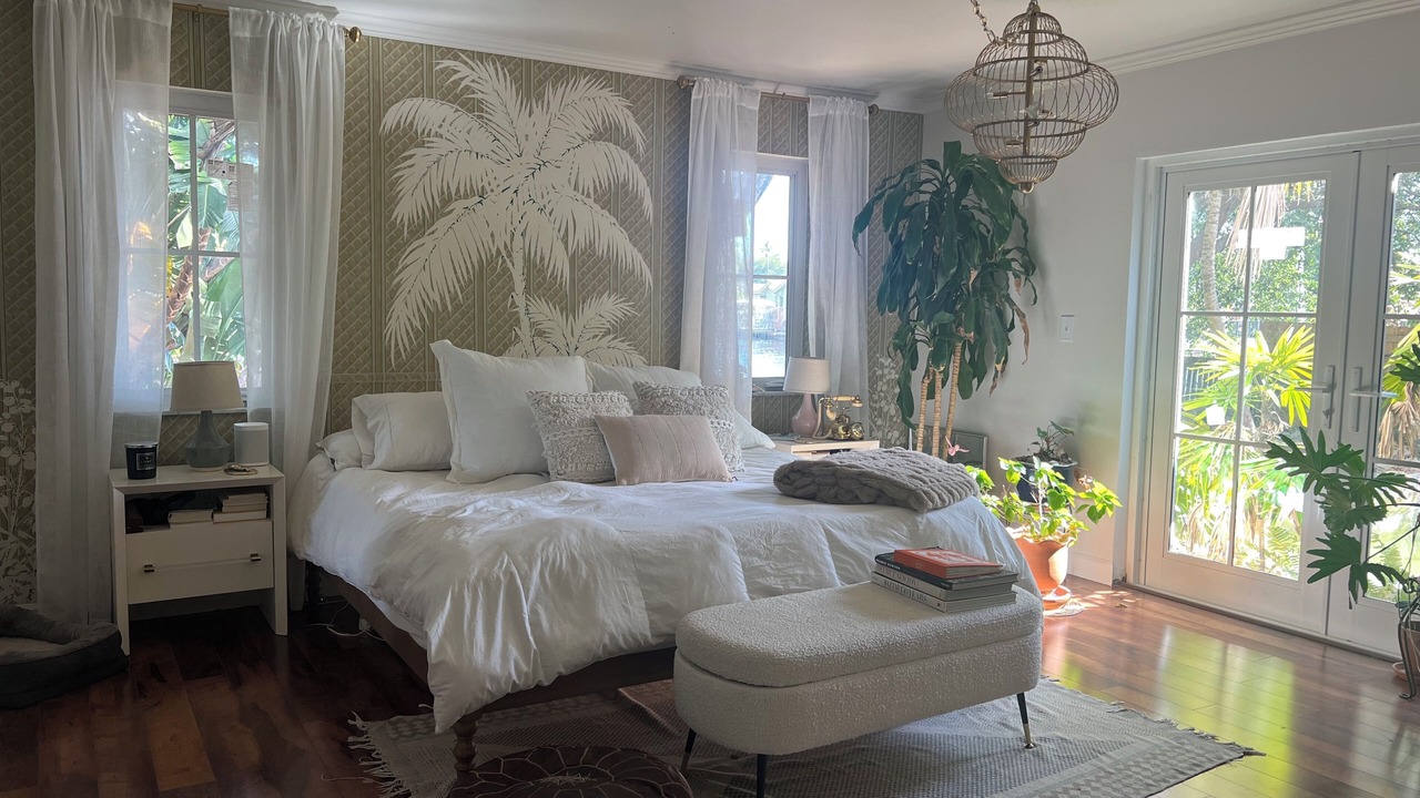 Photo of Bedroom in North Central Hollywood