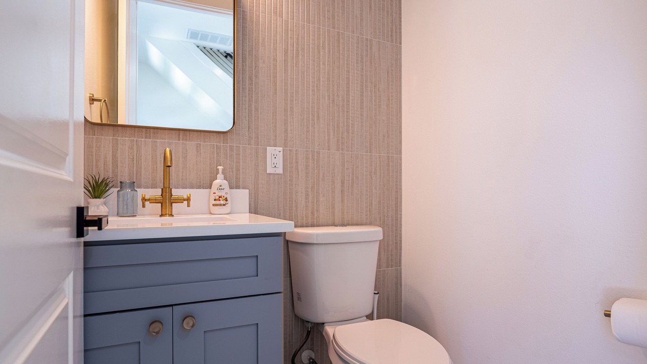 Photo of Bathroom in Port Tampa City