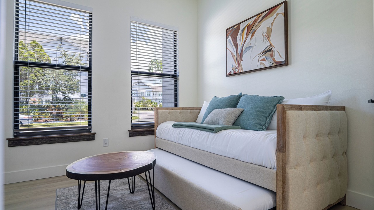 Photo of Livingroom in Port Tampa City
