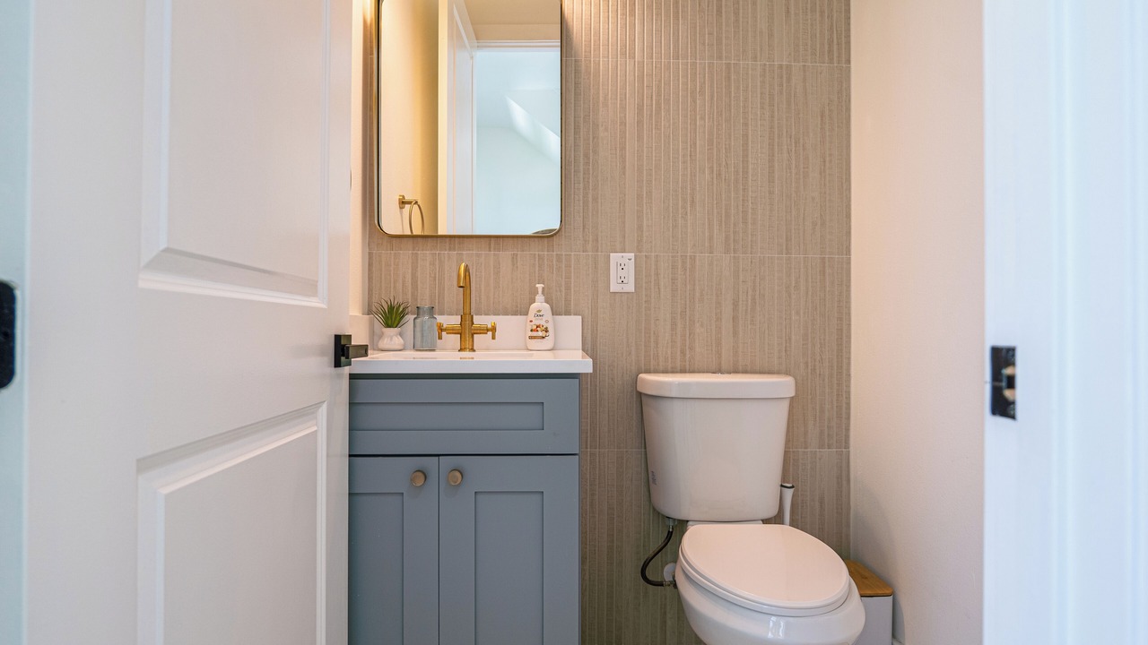 Photo of Bathroom in Port Tampa City