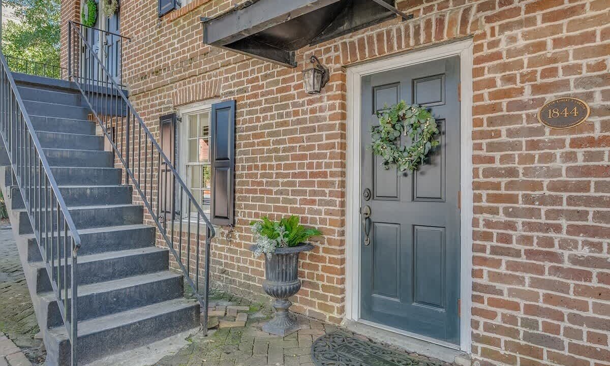 Photo of Outdoor in Historic District - North