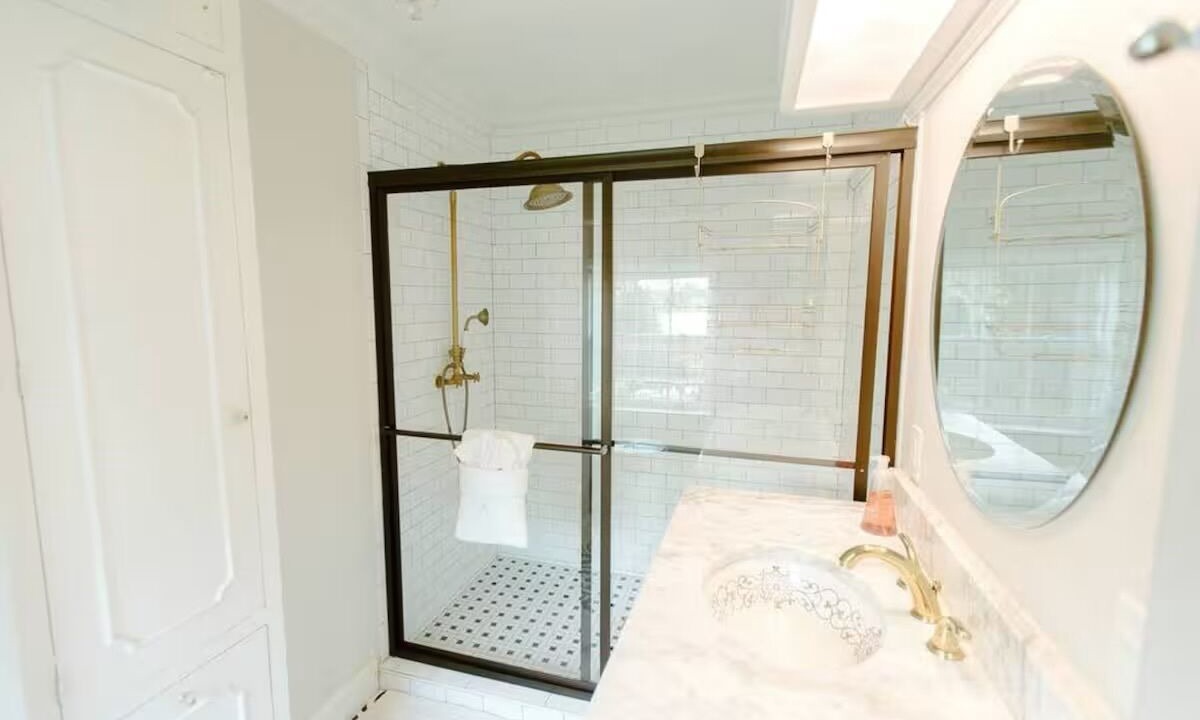 Photo of Bathroom in Fairvilla