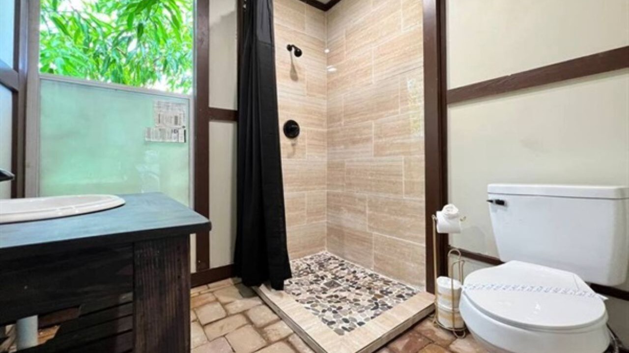 Photo of Bathroom in Fairvilla