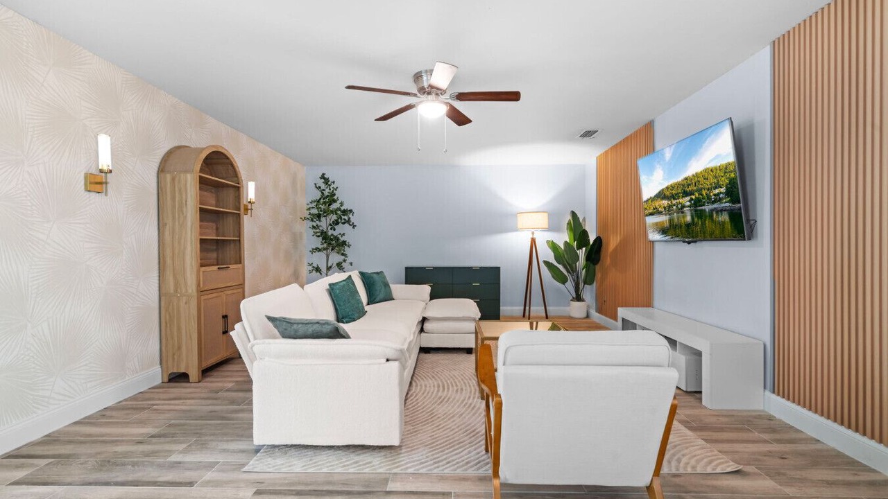 Photo of Livingroom in Bay Crest Park