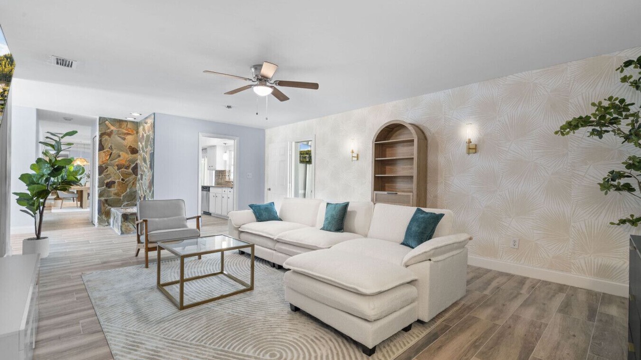 Photo of Livingroom in Bay Crest Park
