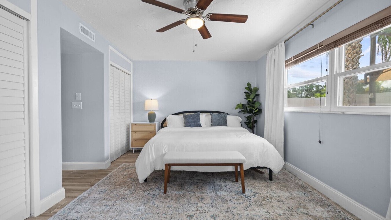 Photo of Bedroom in Bay Crest Park